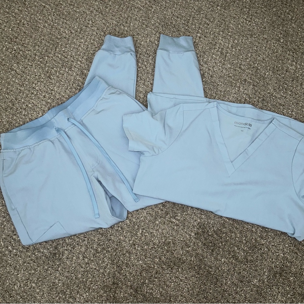 MANDALA SCRUBS - POWDER BLUE